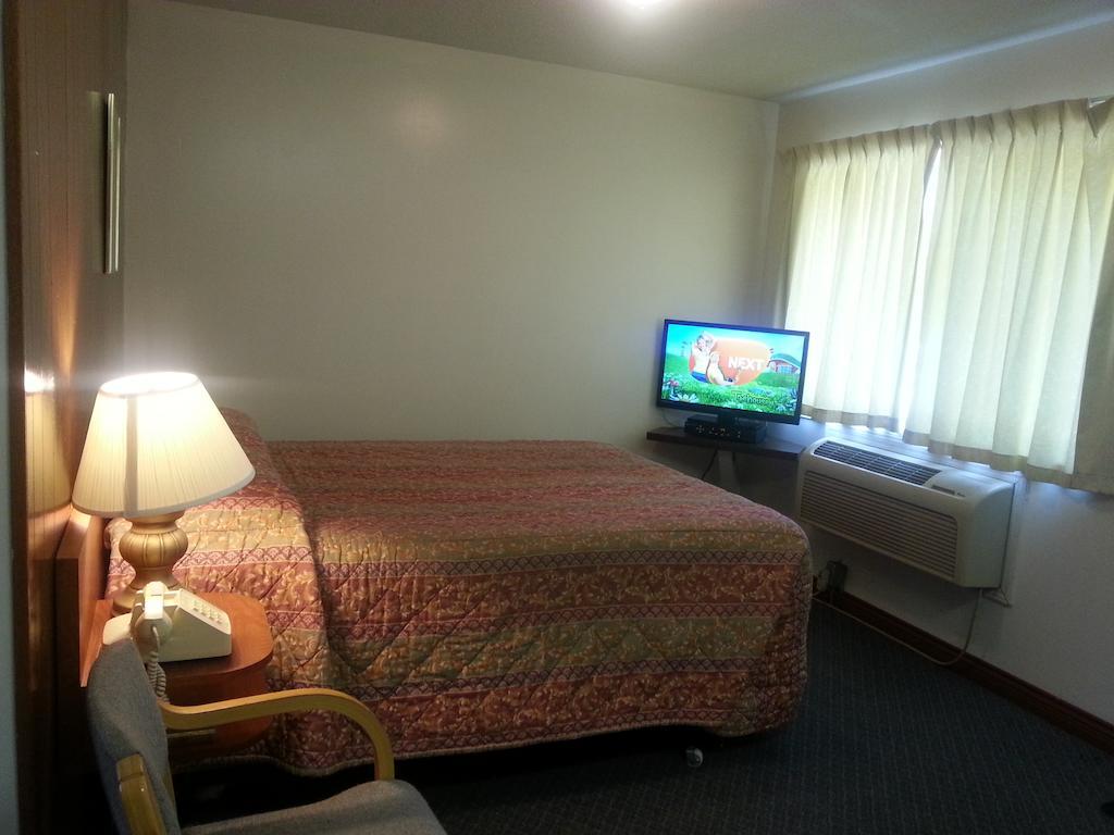 Evening Star Motel Greenwood Room photo