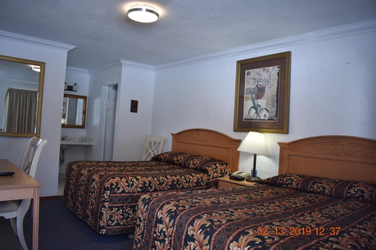 Evening Star Motel Greenwood Exterior photo